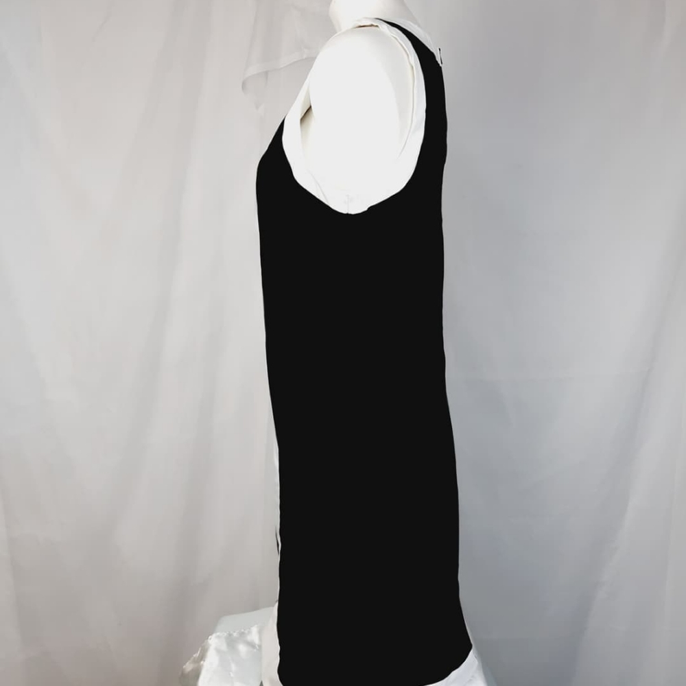 New with tags,
Maurices zip up black and white - Picture 6 of 9